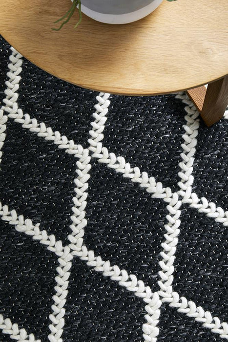 Hampi Black & White Diamond Lattice Wool Contemporary Rug, Rugs, Ozark Home 