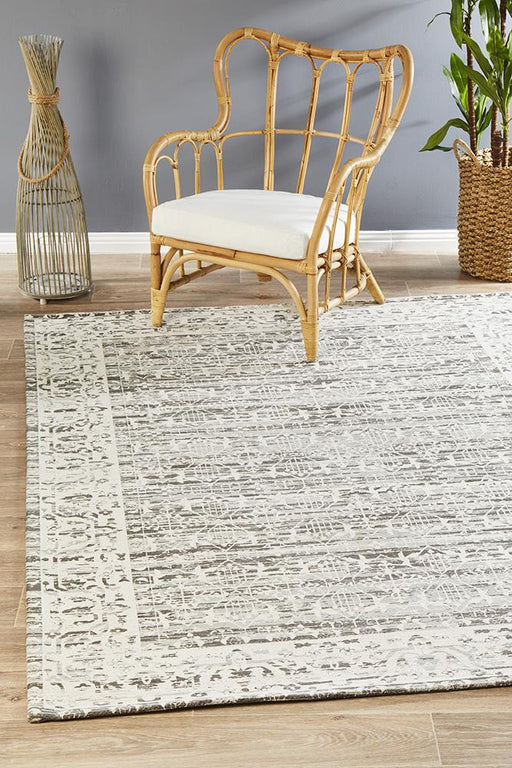 Manali Silver Transitional Floral Medallion Contemporary Rug, Rugs, Ozark Home 