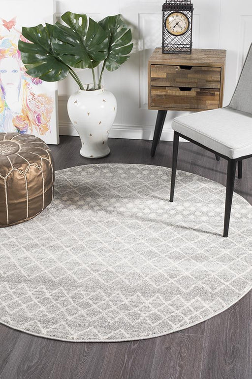 Oren Silver Round Tribal Trellis Contemporary Rug, Rugs, Ozark Home 