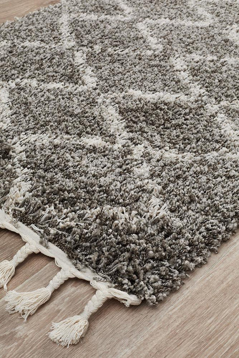 Serik Grey & White Moroccan Zigzag Plush Contemporary Runner Rug, Rugs, Ozark Home 