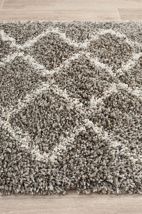 Serik Grey & White Moroccan Zigzag Plush Contemporary Runner Rug, Rugs, Ozark Home 