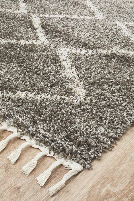 Serik Grey & White Moroccan Zigzag Plush Contemporary Rug, Rugs, Ozark Home 