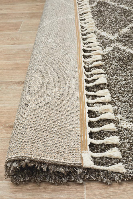 Serik Grey & White Moroccan Zigzag Plush Contemporary Rug, Rugs, Ozark Home 