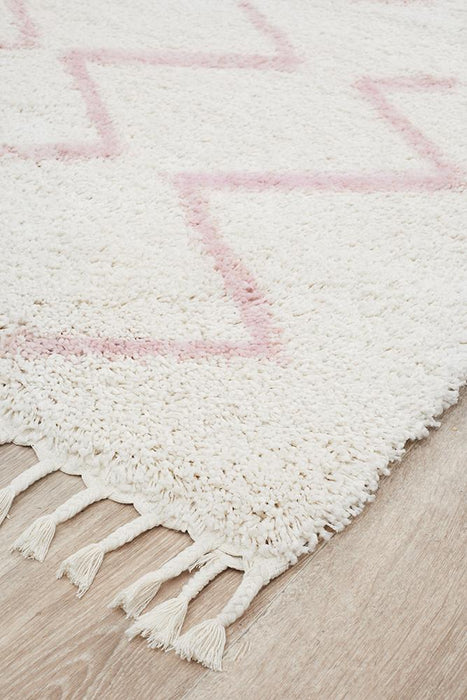 Serik White & Pink Moroccan Zigzag Plush Contemporary Rug, Rugs, Ozark Home 