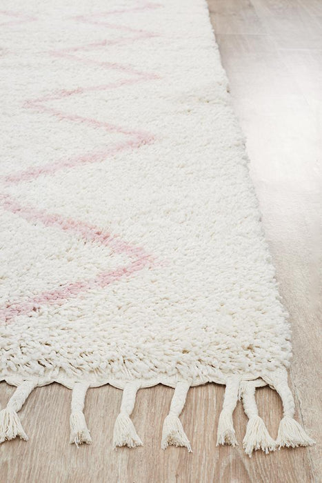 Serik White & Pink Moroccan Zigzag Plush Contemporary Rug, Rugs, Ozark Home 