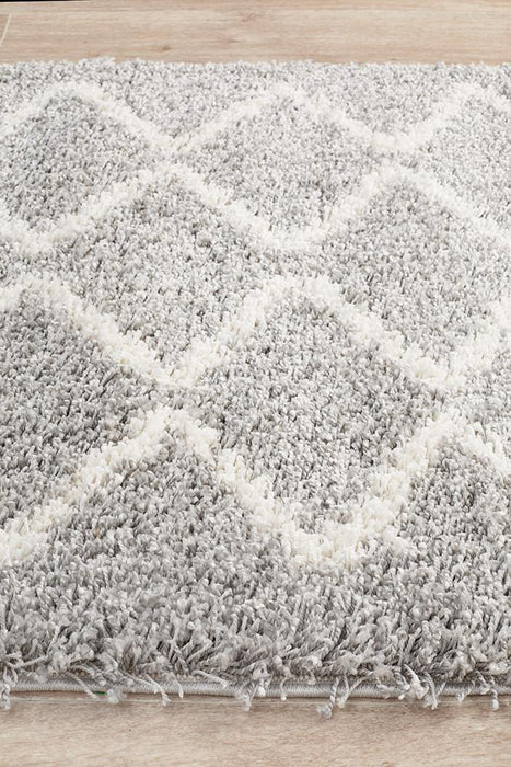 Serik Silver & White Moroccan Zigzag Plush Contemporary Runner Rug, Rugs, Ozark Home 