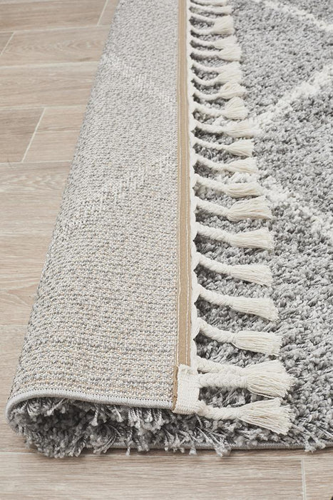 Serik Silver & White Moroccan Zigzag Plush Contemporary Rug, Rugs, Ozark Home 