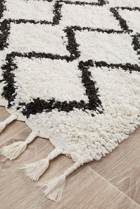 Serik White & Black Moroccan Zigzag Plush Contemporary Runner Rug, Rugs, Ozark Home 