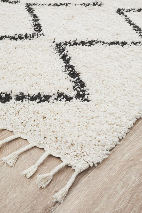 Serik White & Black Moroccan Zigzag Plush Contemporary Rug, Rugs, Ozark Home 