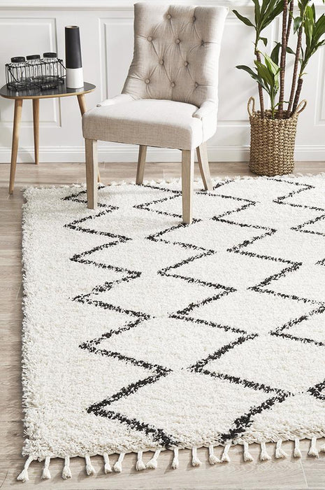 Serik White & Black Moroccan Zigzag Plush Contemporary Rug, Rugs, Ozark Home 