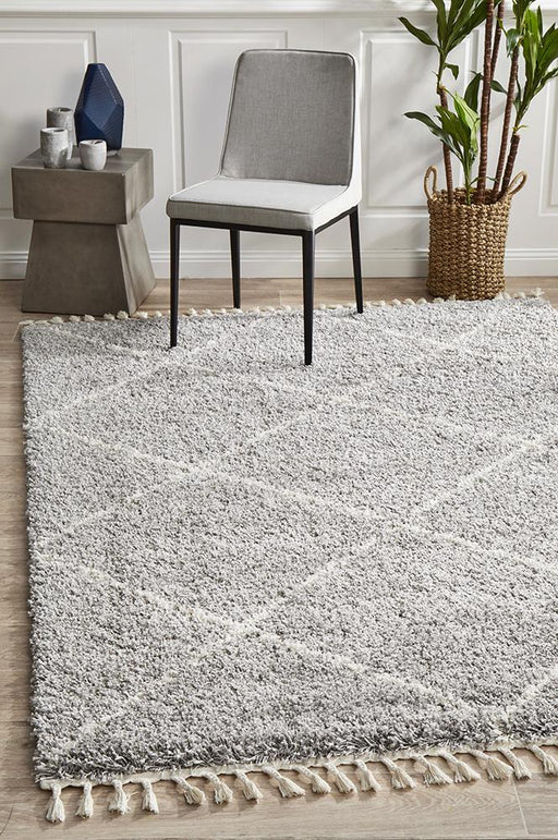 Serik Silver & White Moroccan Diamond Plush Contemporary Rug, Rugs, Ozark Home 