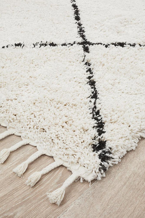 Serik White & Black Moroccan Diamond Plush Contemporary Rug, Rugs, Ozark Home 