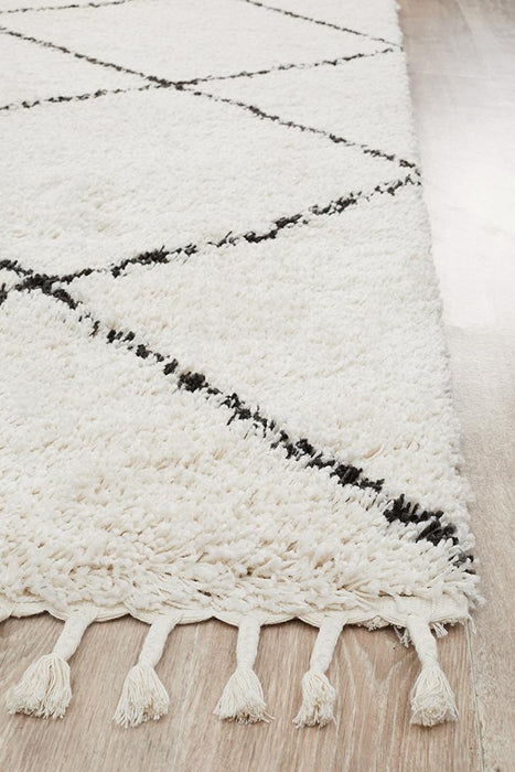 Serik White & Black Moroccan Diamond Plush Contemporary Rug, Rugs, Ozark Home 