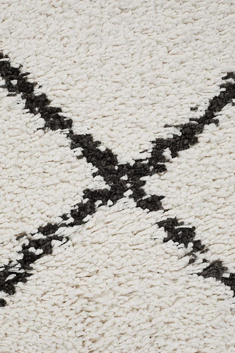 Serik White & Black Moroccan Diamond Plush Contemporary Rug, Rugs, Ozark Home 