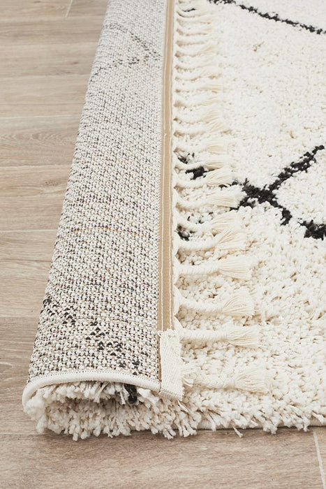 Serik White & Black Moroccan Diamond Plush Contemporary Rug, Rugs, Ozark Home 