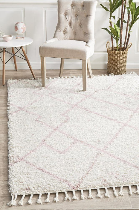 Serik White & Pink Moroccan Abstract Pattern Plush Contemporary Rug, Rugs, Ozark Home 