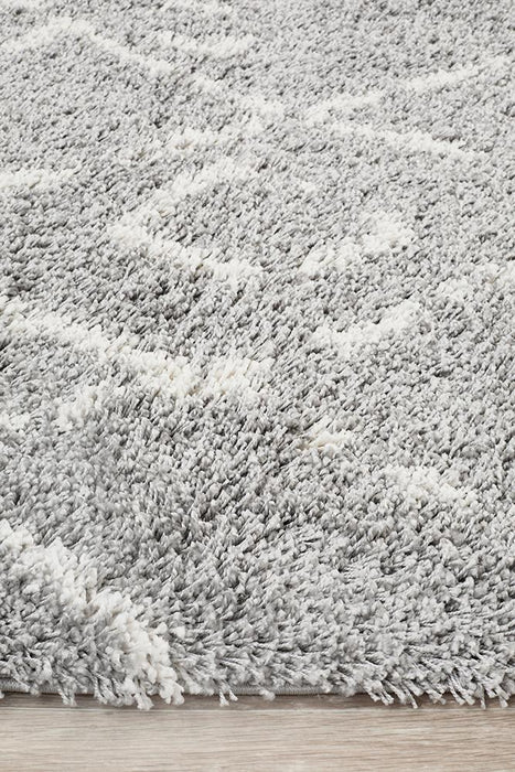 Serik Silver & White Moroccan Abstract Wave Plush Contemporary Rug, Rugs, Ozark Home 