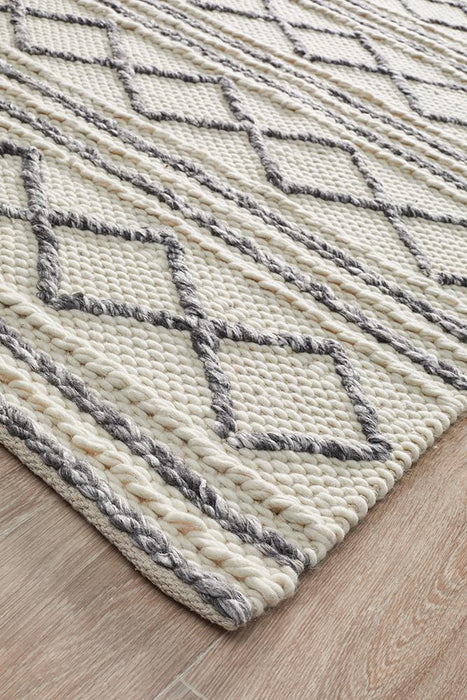 Salvan White & Grey Interlocking Diamond Pattern Handwoven Contemporary Rug, Rugs, Ozark Home 