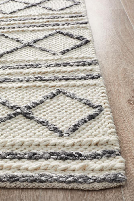 Salvan White & Grey Interlocking Diamond Pattern Handwoven Contemporary Rug, Rugs, Ozark Home 