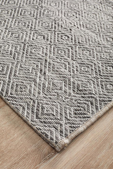 Tildonk Grey Chevron Indoor/Outdoor Contemporary Runner Rug, Rugs, Ozark Home 