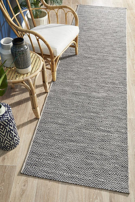 Tildonk Grey Chevron Indoor/Outdoor Contemporary Runner Rug, Rugs, Ozark Home 