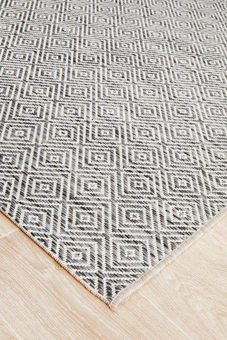 Tildonk Grey Chevron Indoor/Outdoor Contemporary Rug, Rugs, Ozark Home 