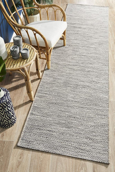 Tildonk Natural Chevron Indoor/Outdoor Contemporary Runner Rug, Rugs, Ozark Home 