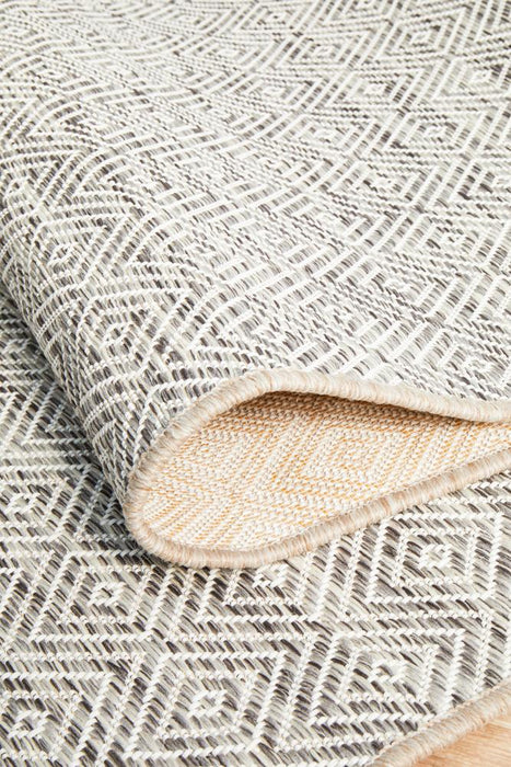 Tildonk Natural Chevron Indoor/Outdoor Contemporary Rug, Rugs, Ozark Home 