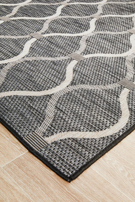 Tildonk Black Lattice Indoor/Outdoor Contemporary Rug, Rugs, Ozark Home 