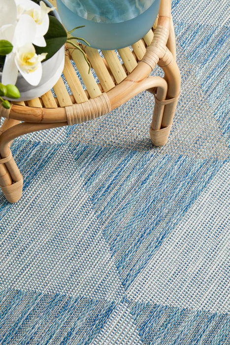 Tildonk Blue Inverted Triangle Indoor/Outdoor Contemporary Rug, Rugs, Ozark Home 