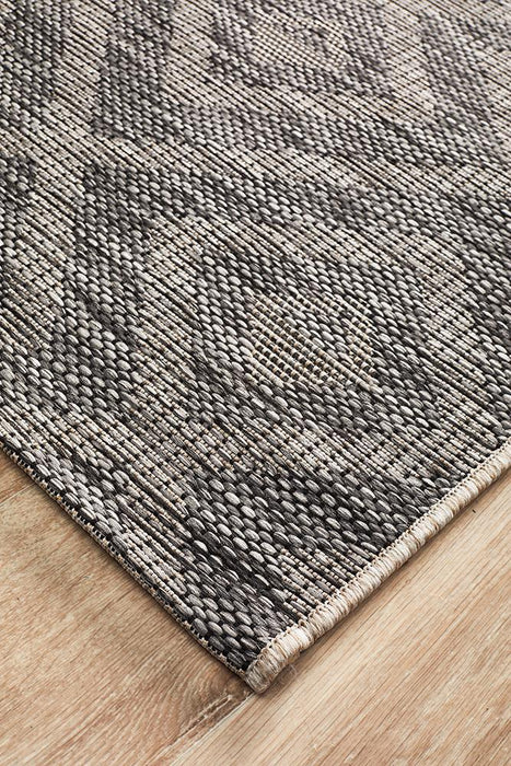 Tildonk Black Diamond Triangle Indoor/Outdoor Contemporary Runner Rug, Rugs, Ozark Home 