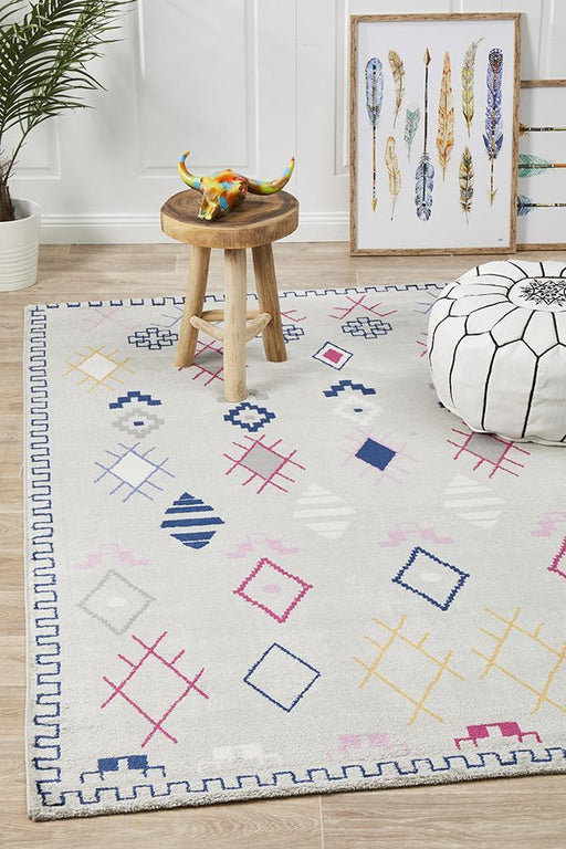 Zile Grey Aztec Symbol Diamond Vintage Rug, Rugs, Ozark Home 